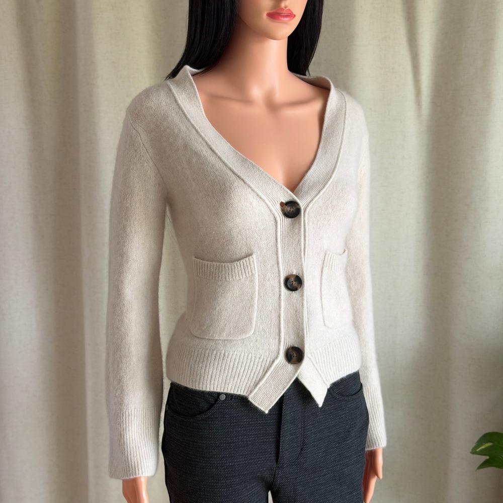Womens 100% Cashmere Beige Cardigan V-Neck Button Front L Old Money Bailey 44